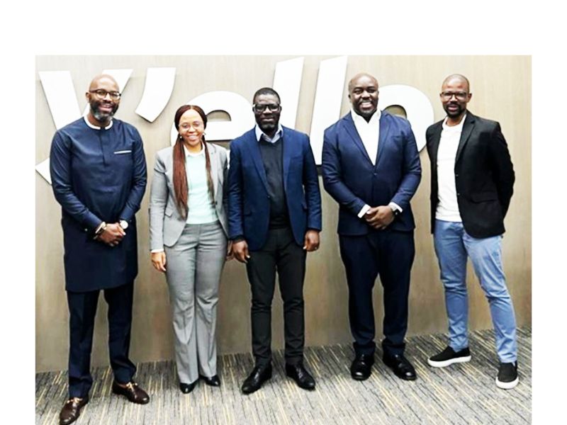 MTN Group President Ralph Mupita, Group CFO TsholofeloMolefe and MTN Group Executive for Investor Relations ThatoMotlanthe posing with Databank Officials