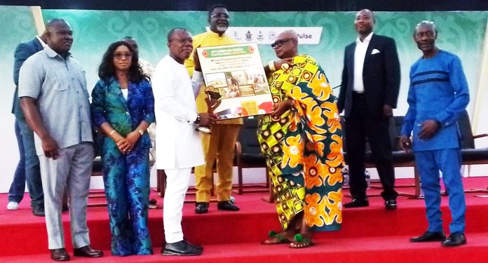 Nana Professor Osei Bonsu, Asakyihene receiving a Citation of honour on behalf of Otumfuo Osei Tutu II