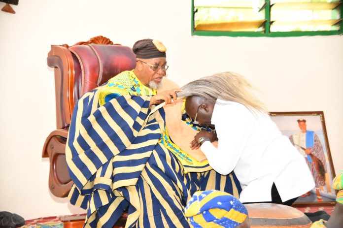 Overlord of Talensi YTraditional Area, Tongo-Rana Naab Kugbil Namaltang blessings Dr. Bawumia at his palace