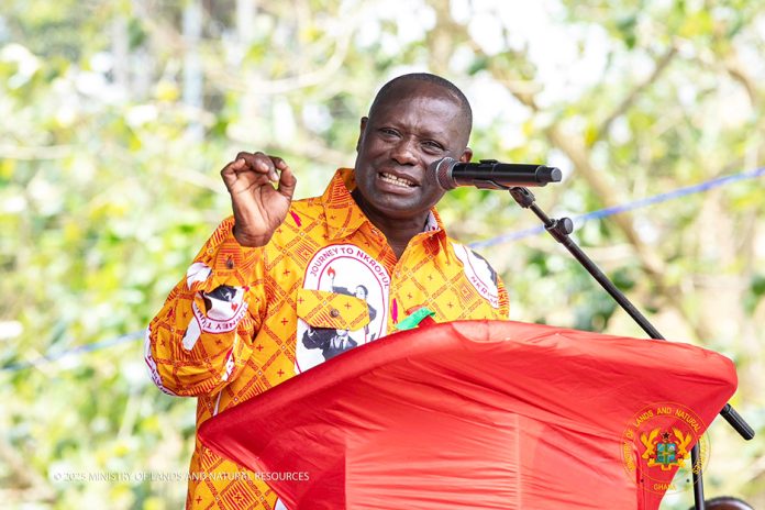Minister of Lands Emmanuel Armah-Kofi Buah addressing the gathering