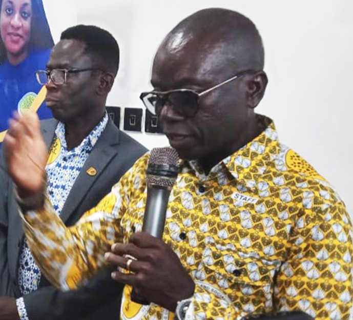 General Manager Thomas Hayford Ofosuhene addressing the meeting