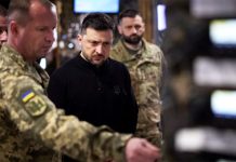 Zelenskyy meets troops on front line as Russia, Ukraine battle in key areas