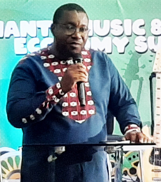 Ashanti GJA chairman Kofi Adu Domfeh addressing the Summit
