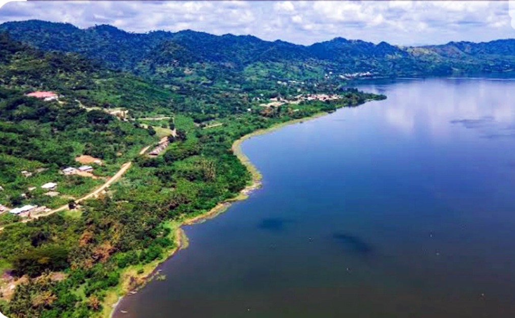 Minister halts unauthorised development along Lake Bosomtwe 