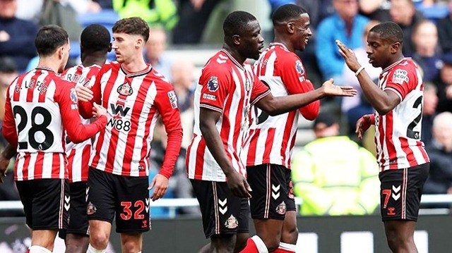 Sunderland players celebrating a goal