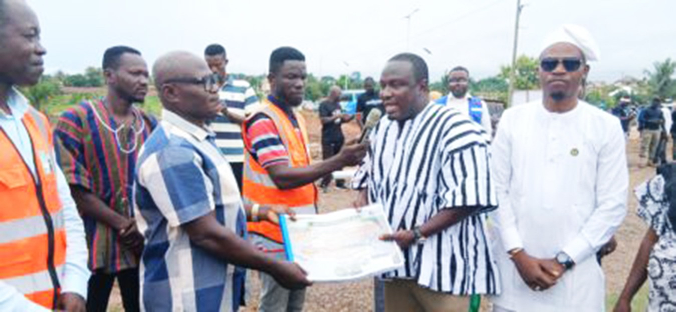 Ahafo Ano South West DCE cuts sod for 24-hr Economy Market at Mankranso