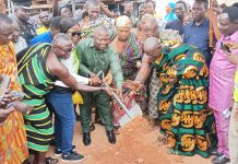Atwima Nwabiagya North DCE cuts sod for 24-hr Economy Market Project at Asuofua