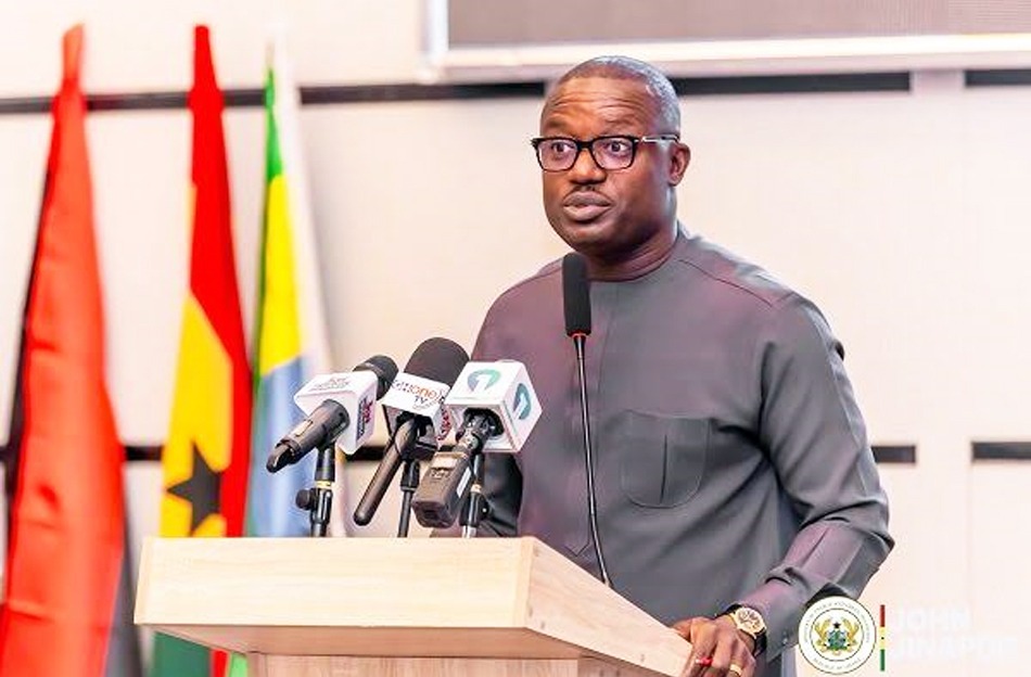 Mahama Cracks Down On Private Award Schemes For Ministers