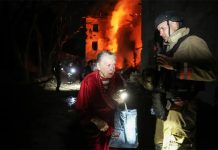 Russian attacks kill three in Ukraine as Kyiv hits another oil refinery