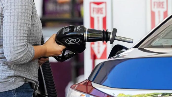Oil prices hit $100