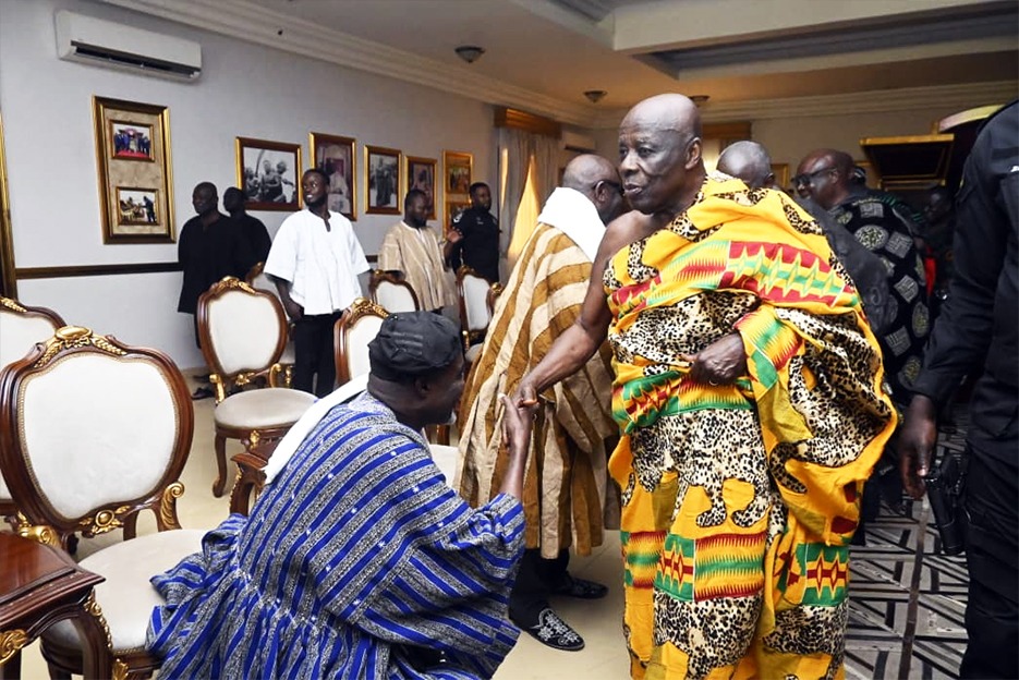 Dagbon Delegation Officially Informs Okyenhene Of Ya-Na’s Passing