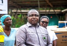 Zijin donates 13 air conditioners to Abirem government hospital