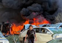 More than 10 killed as Russia and Ukraine trade heavy attacks