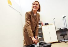 Iceland votes against restarting talks on joining EU