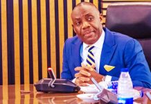 Education ministry workers block Minister Alausa from entering office