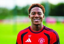 English-Ghana midfielder Kobbie Mainoo returns to Man United training ahead of Chelsea clash